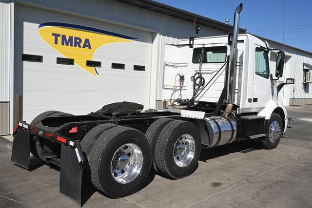 Image of Volvo VNR64T equipment image 2