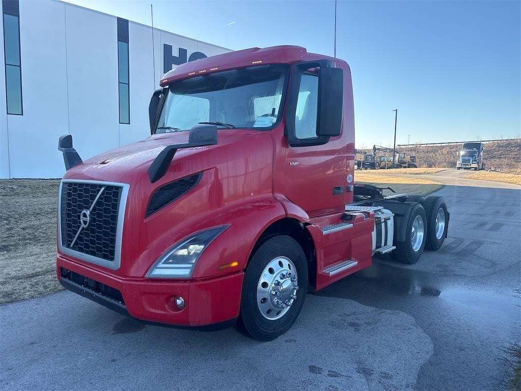 2020 Volvo VNR64T300 Equipment Image0