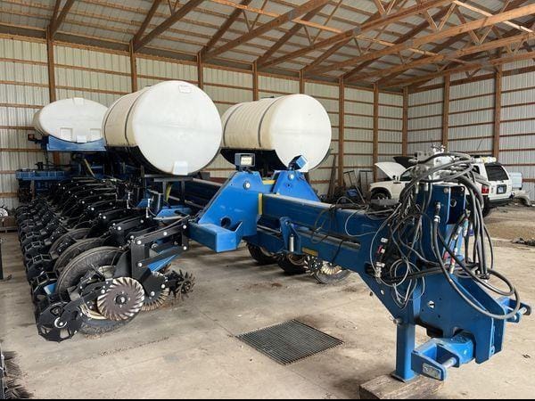 2020 Kinze 3800 Equipment Image0