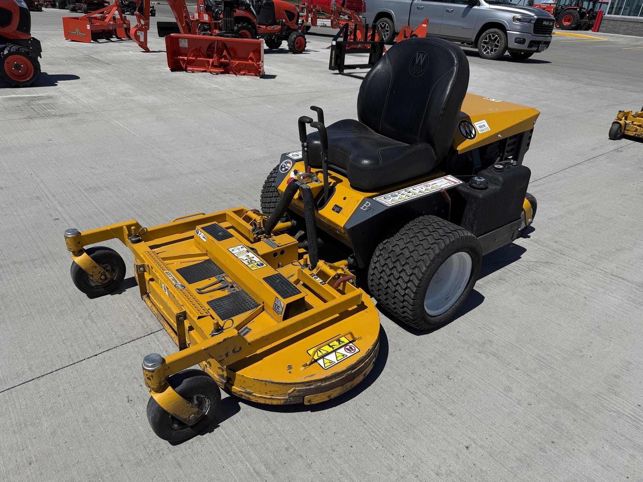 2020 Walker MB27I-16  Equipment Image0
