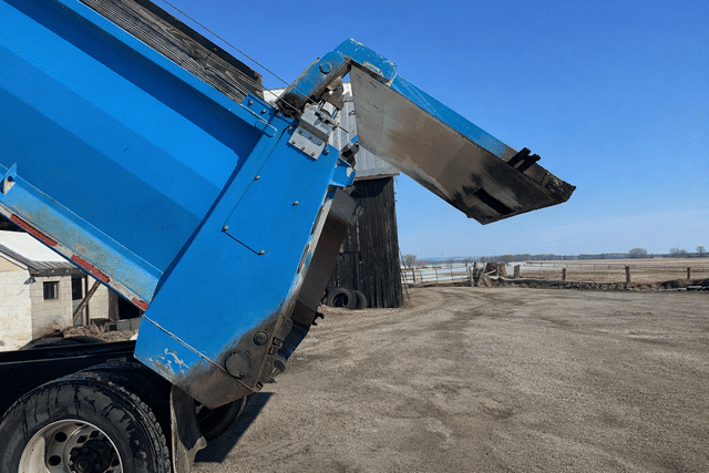 Image of Western Star 4700 equipment image 4