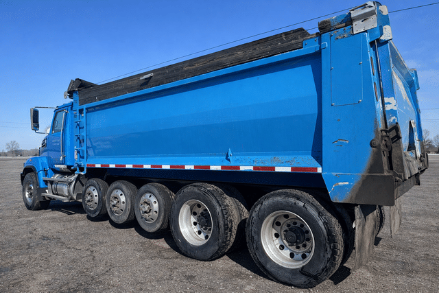 Image of Western Star 4700 equipment image 3