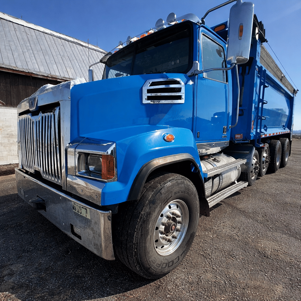 2020 Western Star 4700 Equipment Image0