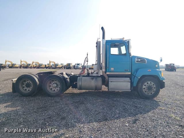 Image of Western Star 4700 equipment image 3