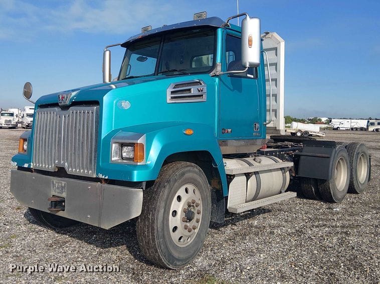 2020 Western Star 4700 Equipment Image0