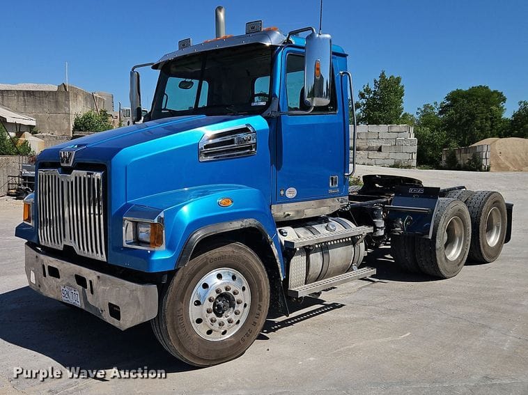 2020 Western Star 4700 Equipment Image0