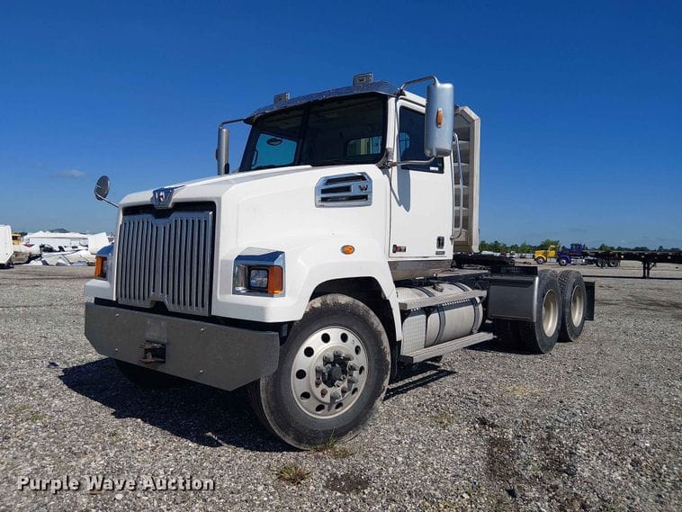 2020 Western Star 4700 Equipment Image0