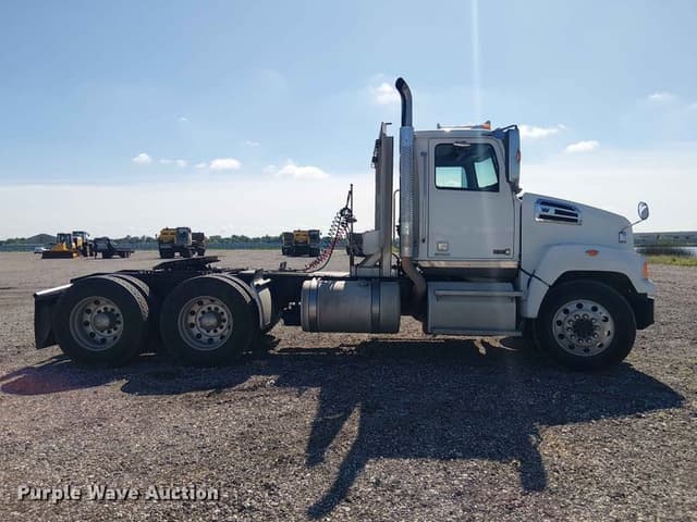 Image of Western Star 4700 equipment image 3
