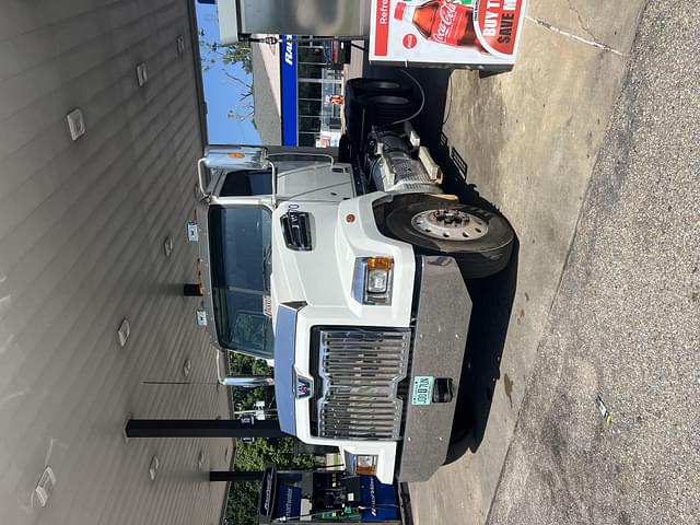 Image of Western Star 4700 equipment image 1