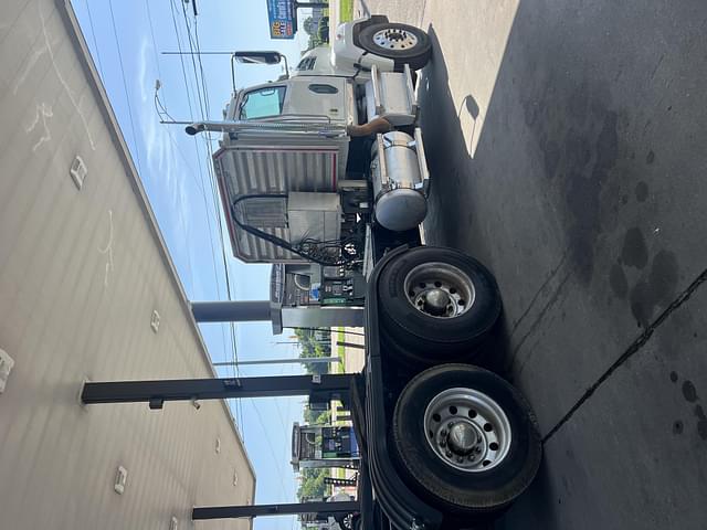 Image of Western Star 4700 equipment image 3