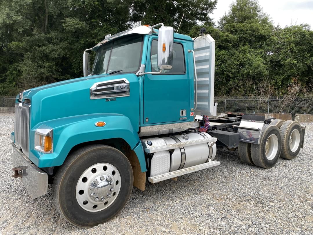 Image of Western Star 4700SF Primary image