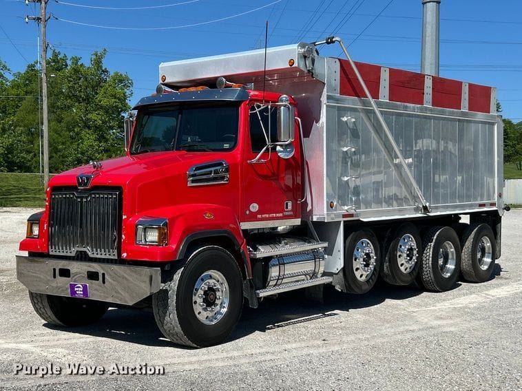2020 Western Star 4700SF Equipment Image0
