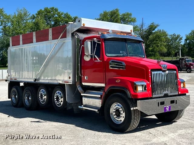 Image of Western Star 4700SF equipment image 2