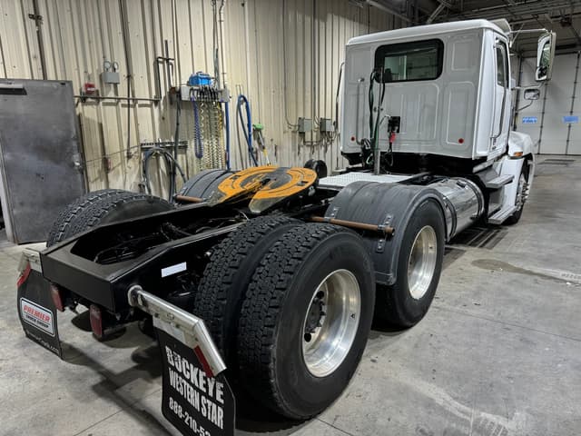 Image of Western Star 5700 equipment image 2