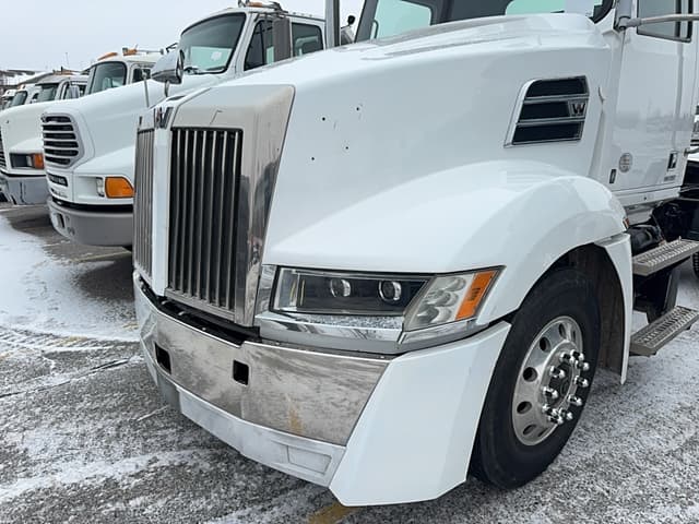 Image of Western Star 5700 equipment image 1