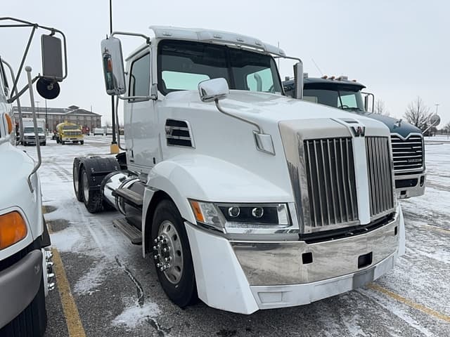 Image of Western Star 5700 equipment image 3