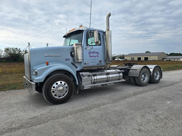 Image of Western Star 4900 equipment image 3