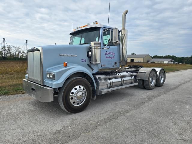 Image of Western Star 4900 equipment image 2