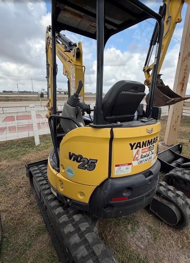 Image of Yanmar VIO25 equipment image 3