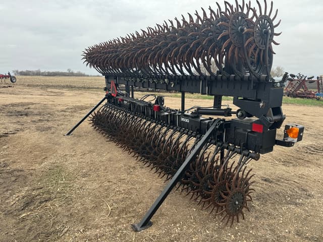 Image of Yetter 3530 equipment image 3