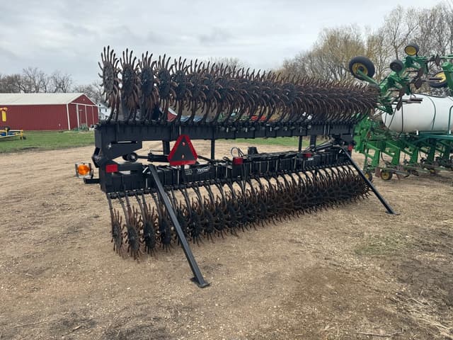 Image of Yetter 3530 equipment image 2