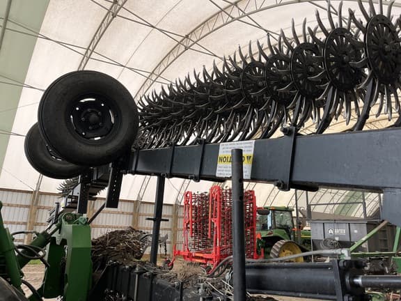 Image of Yetter 3541 equipment image 2