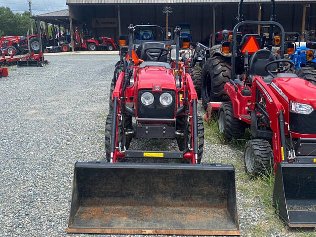 Image of Massey Ferguson 1526 equipment image 1