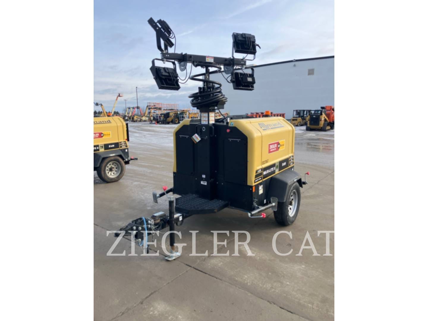 2021 Allmand Maxi-Lite II Equipment Image0