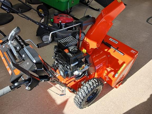 Image of Ariens Deluxe 28 equipment image 3