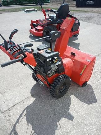 Image of Ariens Deluxe 30 equipment image 3