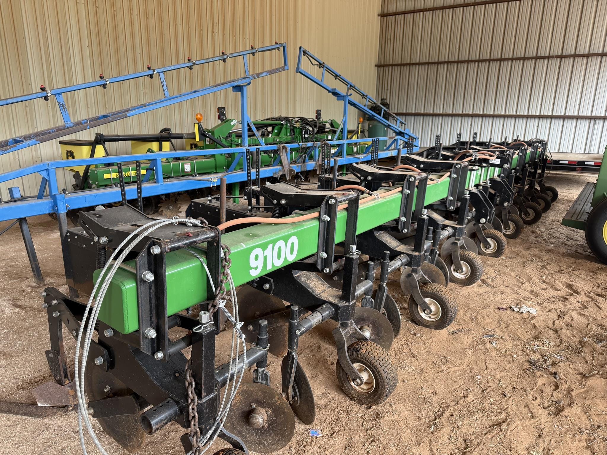 2021 B&H 9100 Equipment Image0