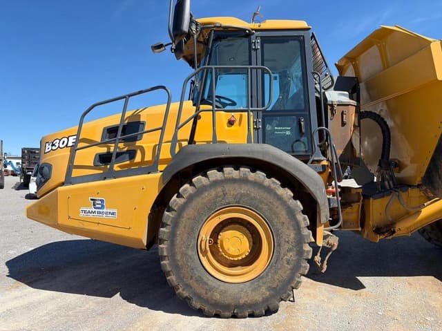 Image of Bell B30E equipment image 2