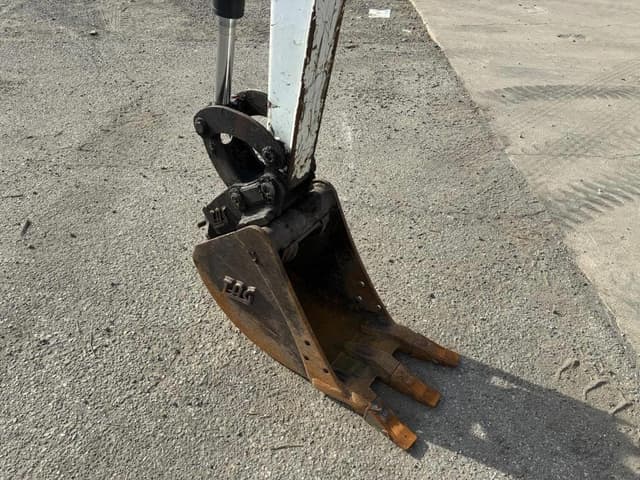 Image of Bobcat E20 equipment image 4