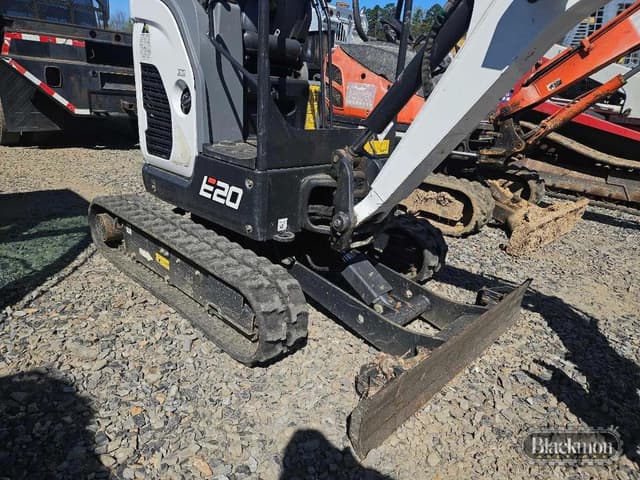 Image of Bobcat E20 equipment image 2