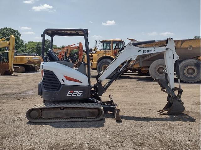 Image of Bobcat E26 equipment image 2
