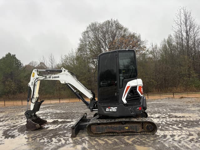 Image of Bobcat E26 equipment image 2
