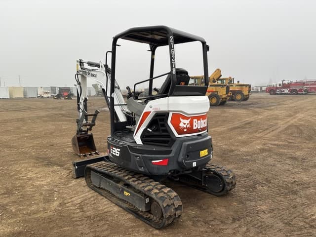 Image of Bobcat E26 equipment image 3