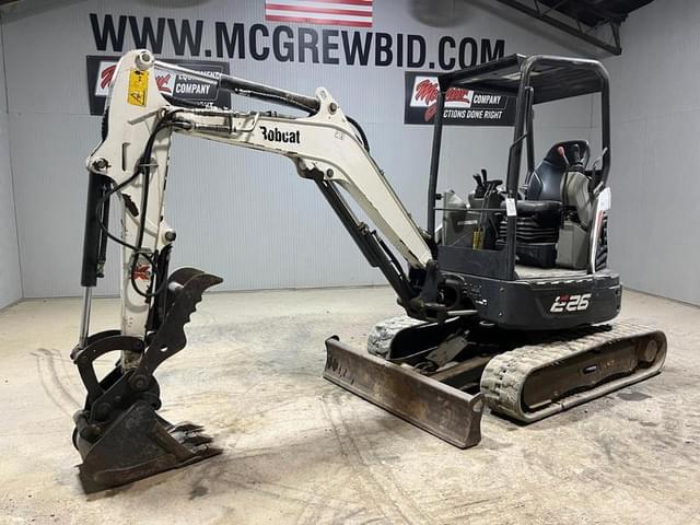 Image of Bobcat E26 equipment image 1