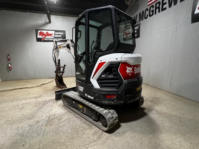 Image of Bobcat E32i equipment image 2