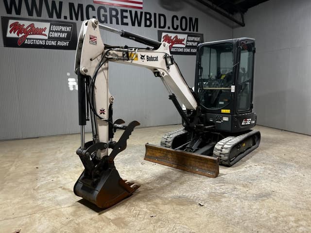 Image of Bobcat E32i equipment image 1