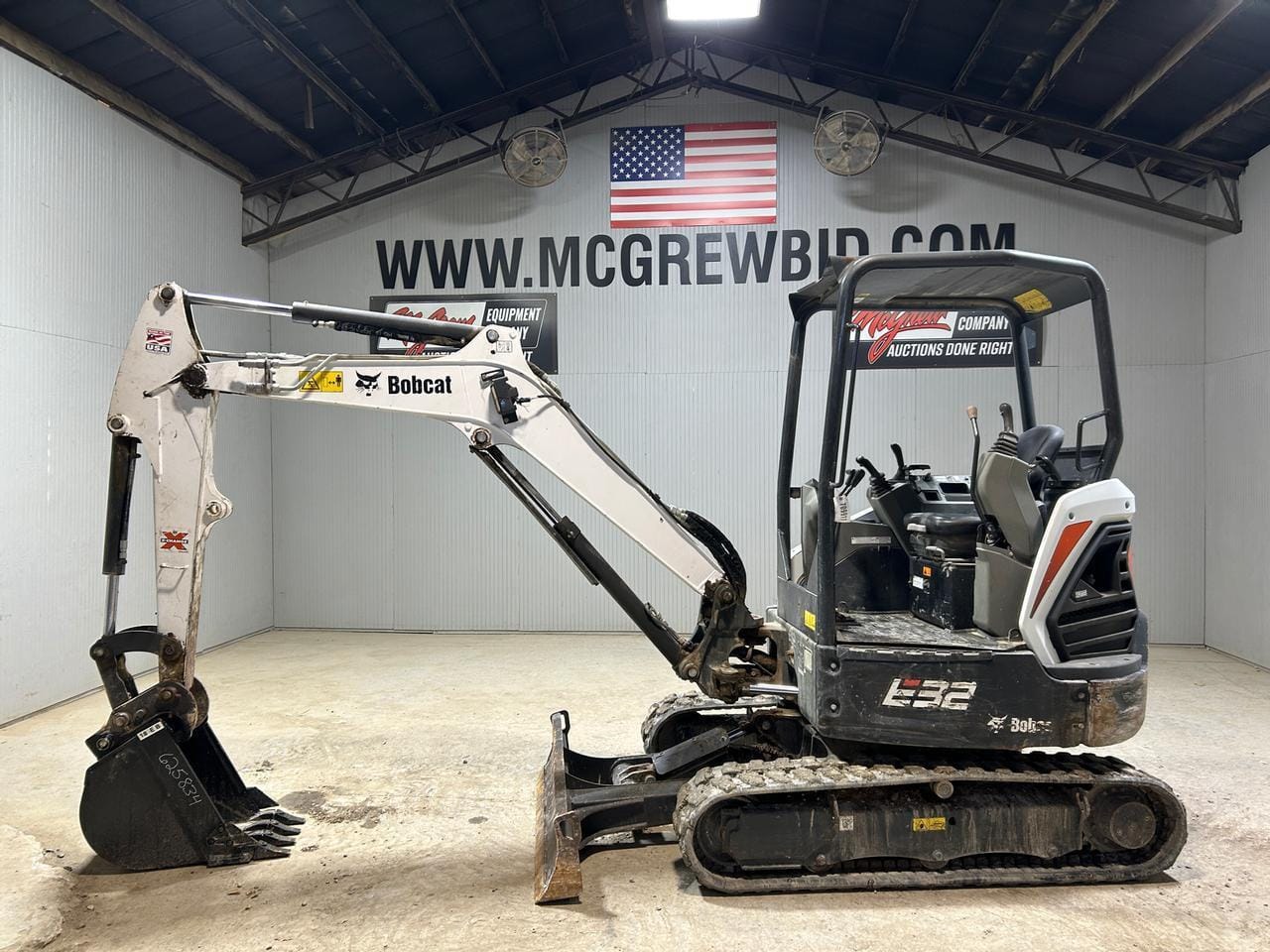 2021 Bobcat E32i Equipment Image0