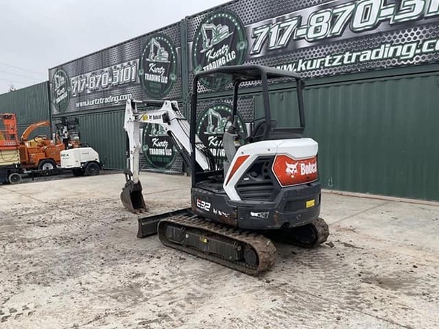 Image of Bobcat E32i equipment image 1