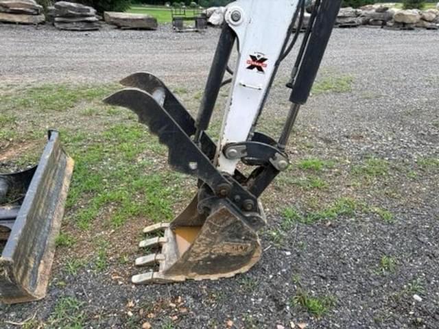 Image of Bobcat E32i equipment image 4
