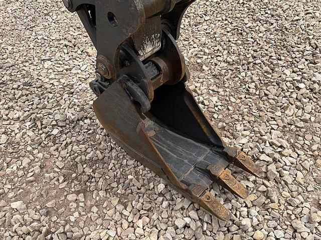 Image of Bobcat E35 equipment image 3