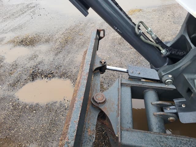 Image of Bobcat E35 equipment image 4