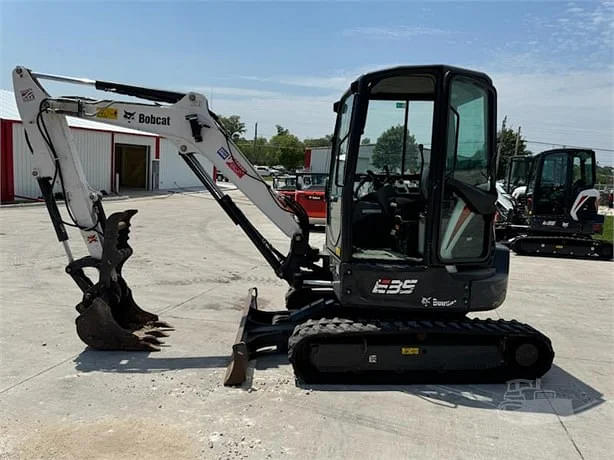 Image of Bobcat E35 equipment image 1