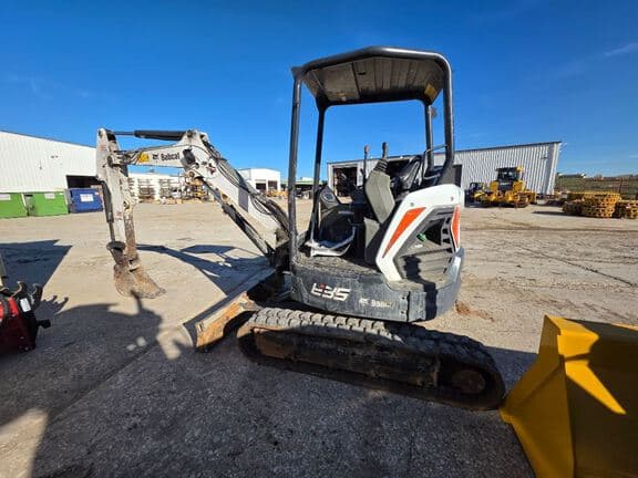 Image of Bobcat E35 equipment image 1