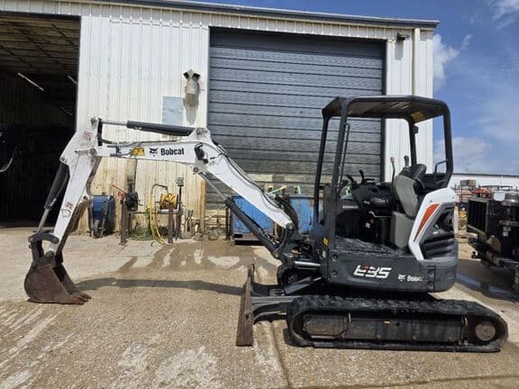 Image of Bobcat E35 equipment image 1