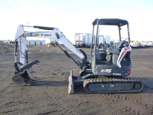 Image of Bobcat E35 equipment image 4