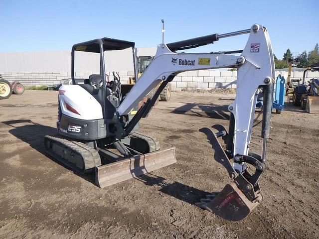 Image of Bobcat E35 equipment image 1